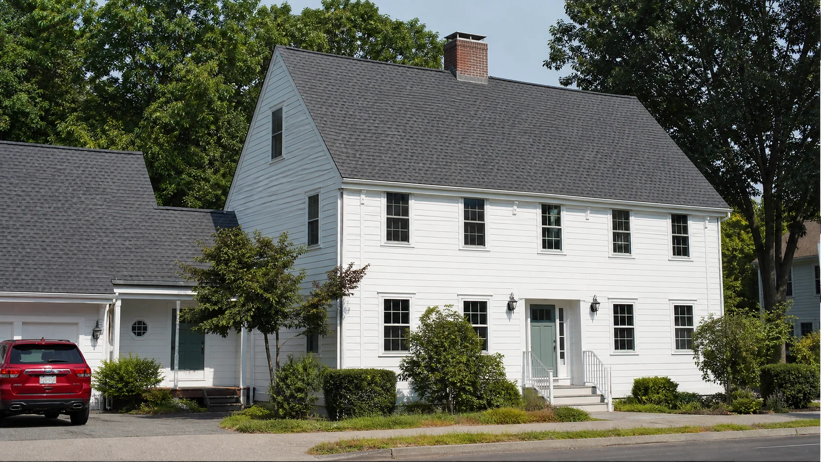 New architectural shingle roof on a Connecticut colonial