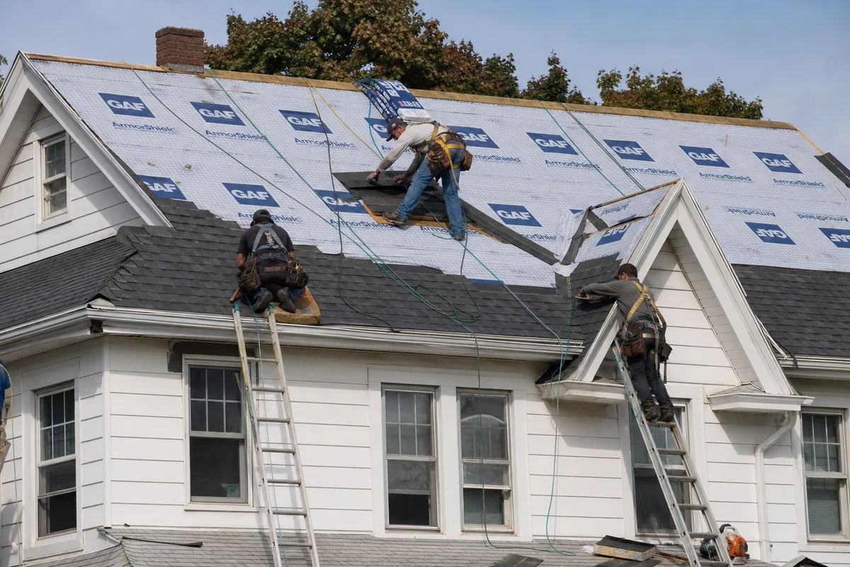 Newington Roofing Pros crew at work